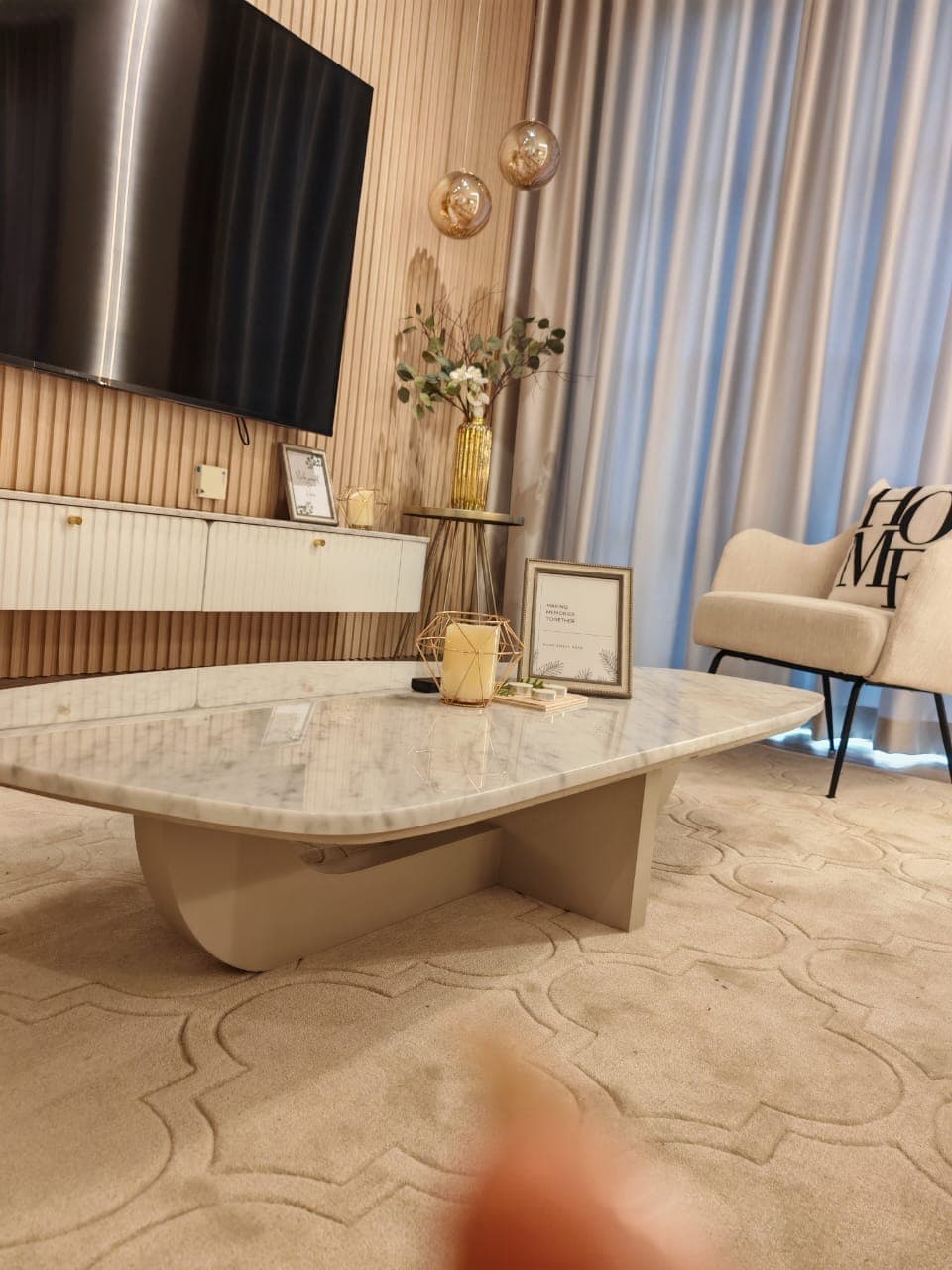 Urban Contemporary 4-Bedroom Condominium — image 1