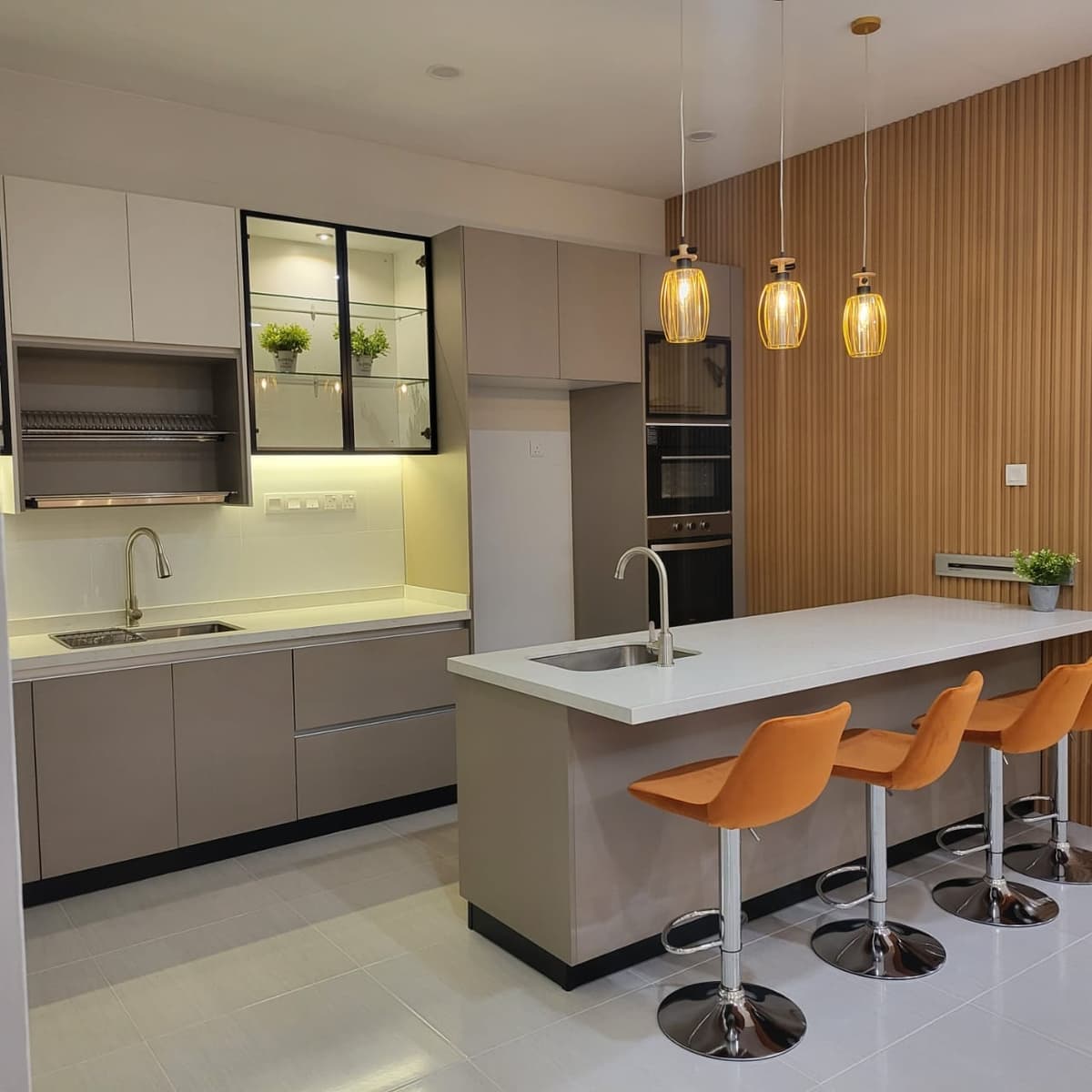 Contemporary 2-Storey Luxurious Townhouse — image 3