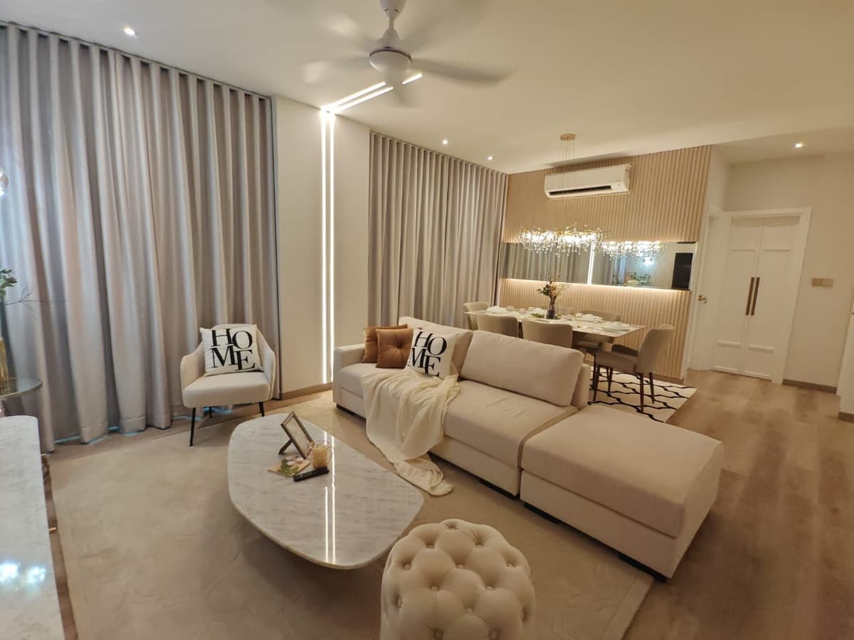Urban Contemporary 4-Bedroom Condominium — image 4