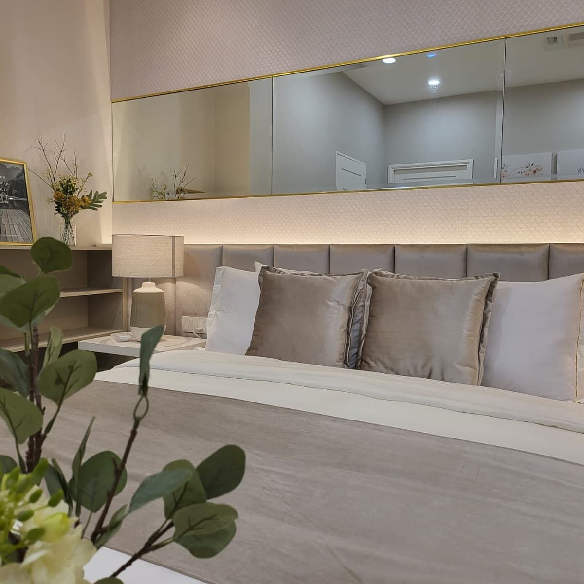 Contemporary 2-Storey Luxurious Townhouse — image 5