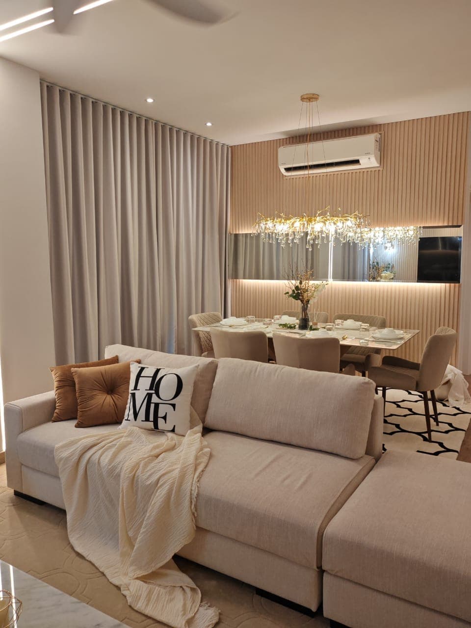Urban Contemporary 4-Bedroom Condominium — image 6